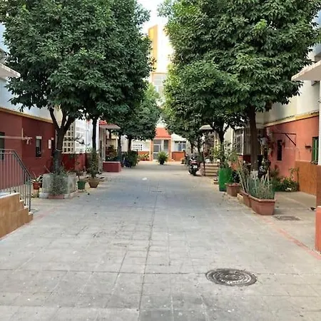 Barrio De Triana - Bidasoa Facil Aparcamiento * Севилья